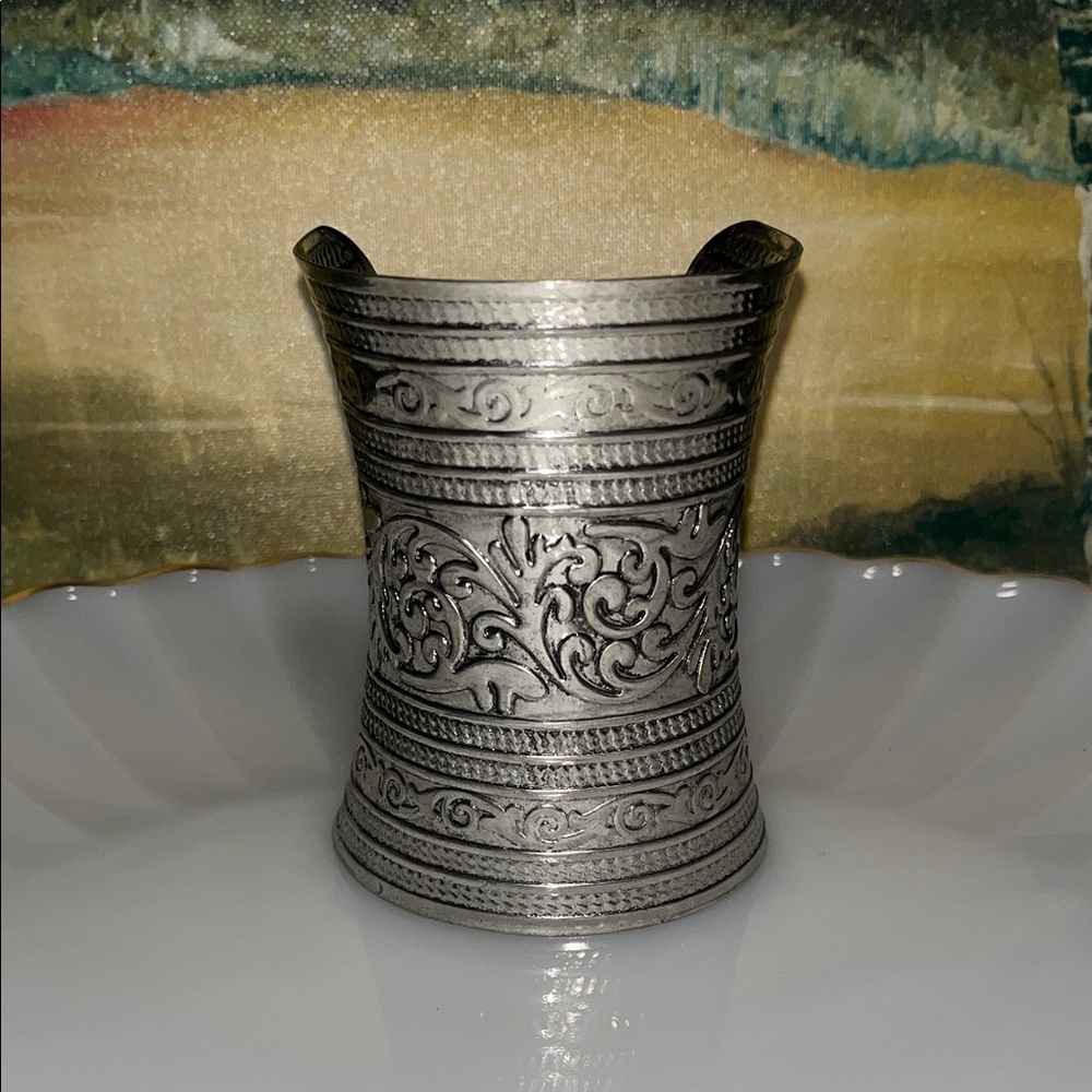 ✨ Vintage Boho Tribal Silver Flared Cuff Bracelet – 4” Tall Hand-Etched